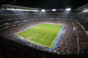 米乐m6-双线激战，阿扎伦卡巅峰对决，巴特勒50分狂飙，惊险逆转胜负难料！